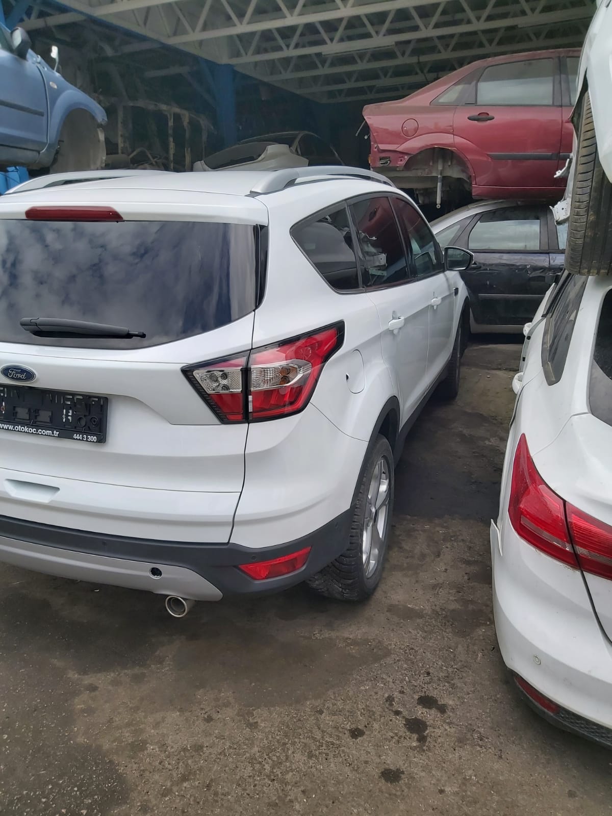 Ford Kuga Beyaz Hatasız Çıkma Parça